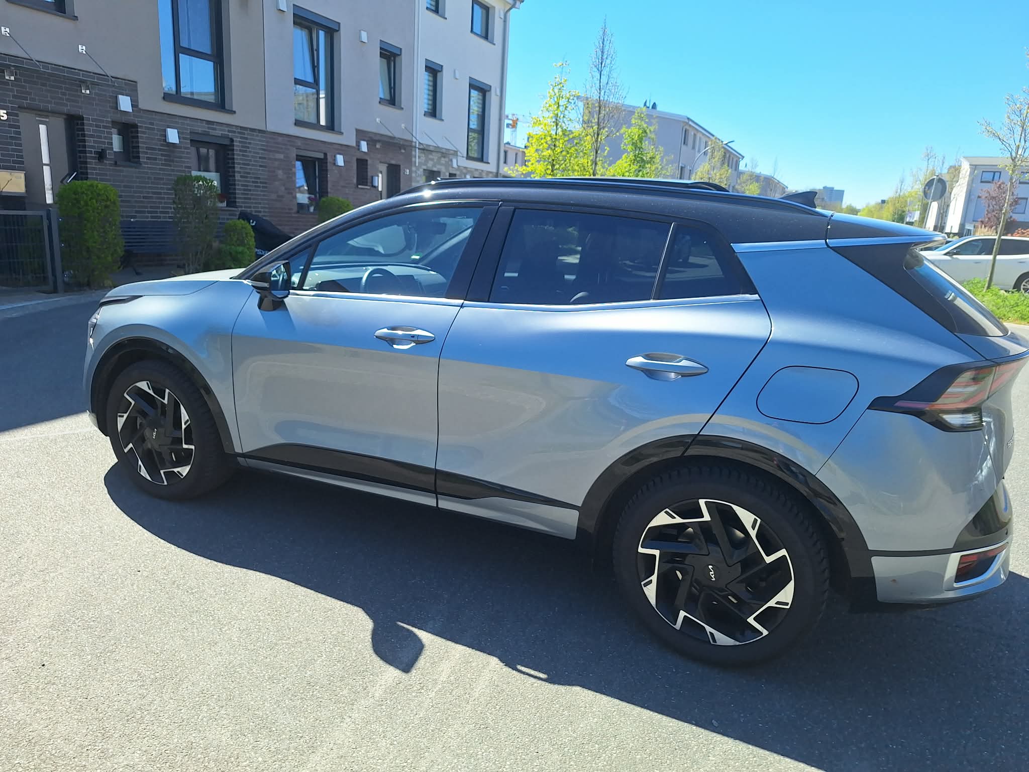 Kia Sportage Premium des Care Fahrdienst Bremen – Seitenansicht Urban